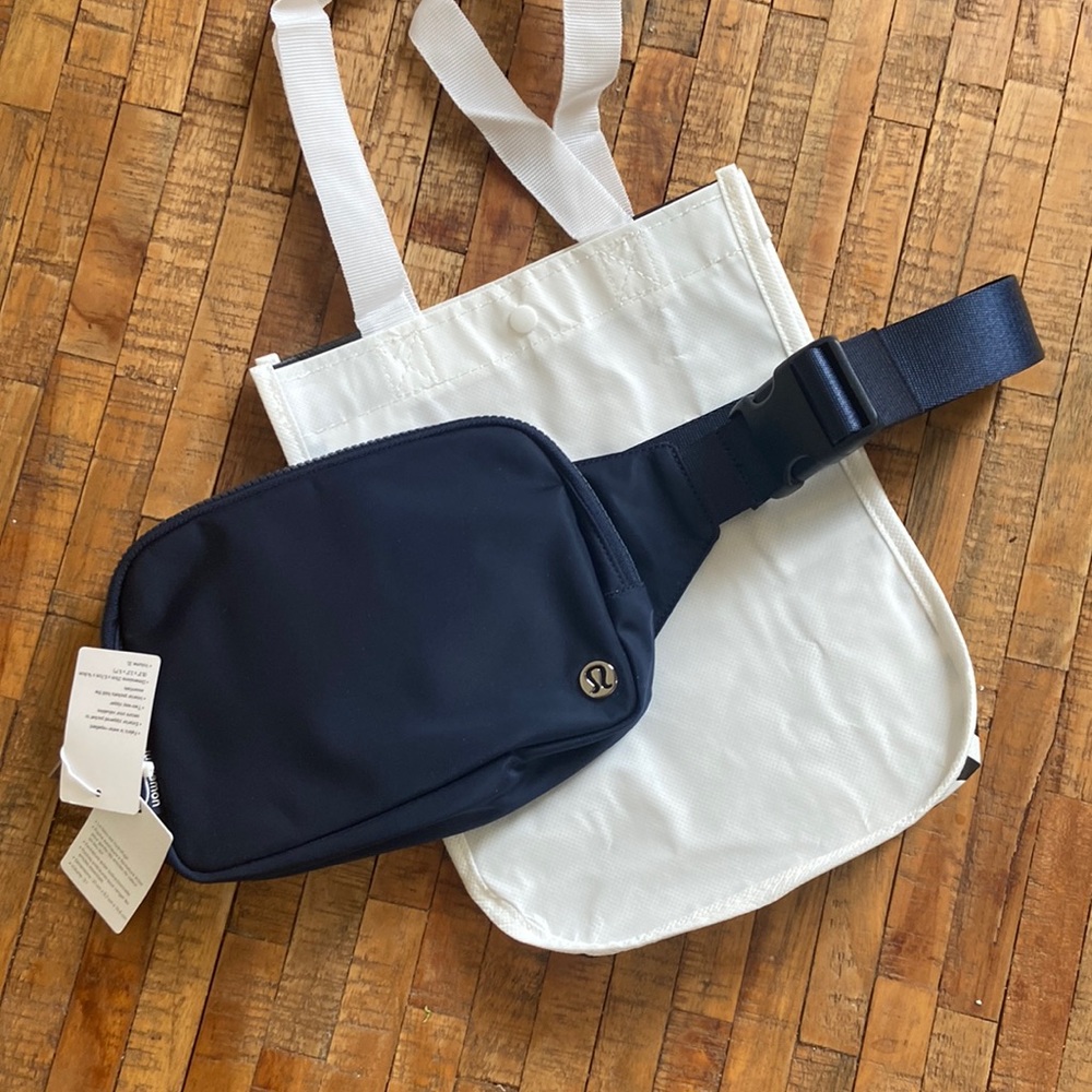 Lululemon 2L Belt Bag NWT True Navy with random free tote bag